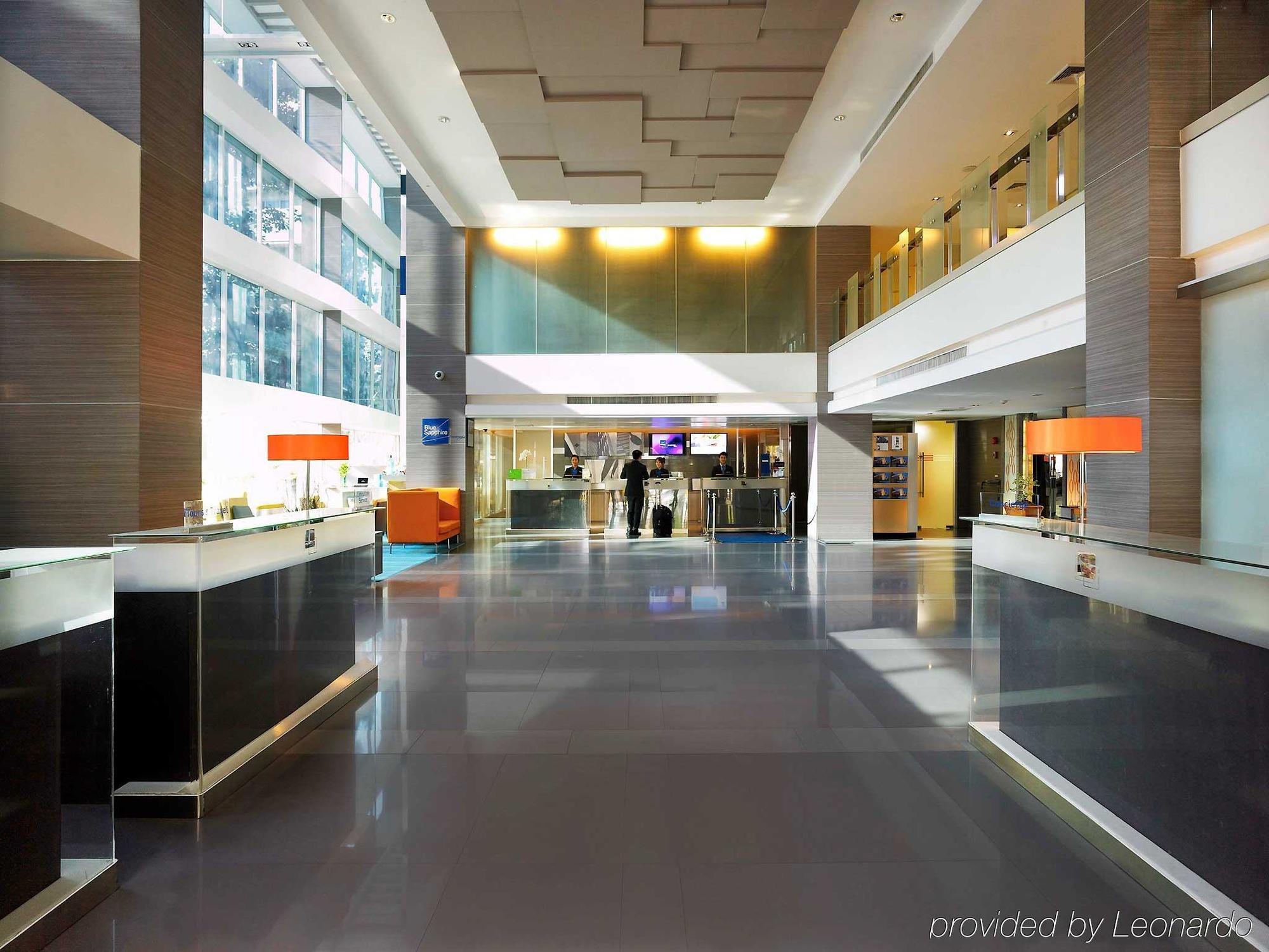 Hilton Garden Inn Bangkok Silom Интерьер фото