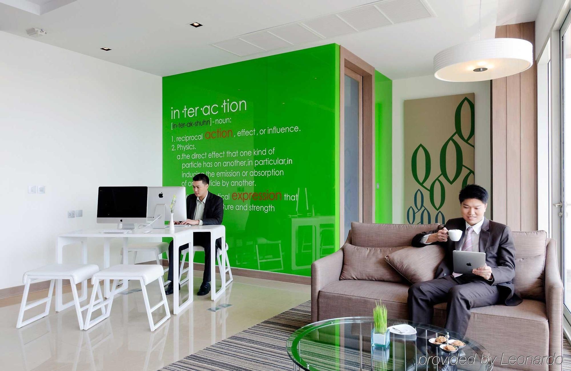 Hilton Garden Inn Bangkok Silom Удобства фото